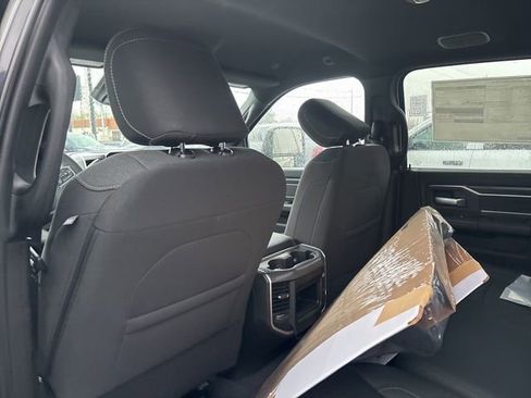 New 2026 RAM 2500 Big Horn AWD/4WD image 16