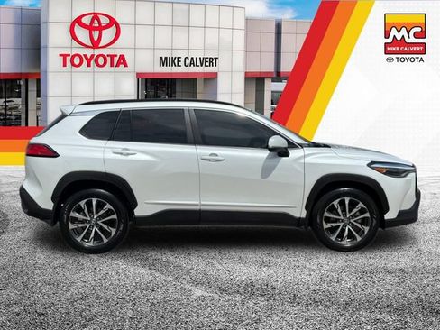 Used 2024 Toyota Corolla Cross XLE FWD image 6
