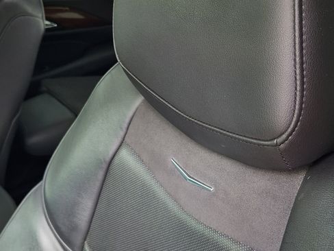 Used 2020 Cadillac Escalade Luxury RWD image 16