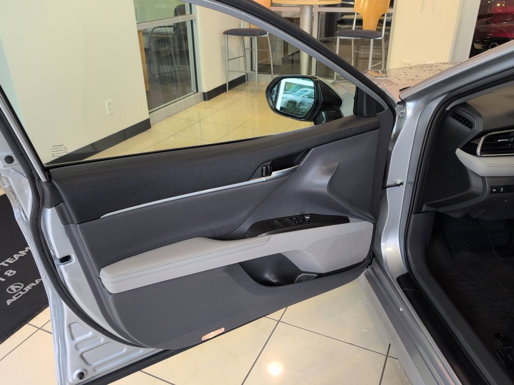 Used 2023 Toyota Camry XLE FWD image 8