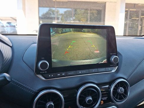 Used 2022 Nissan Sentra SV image 17