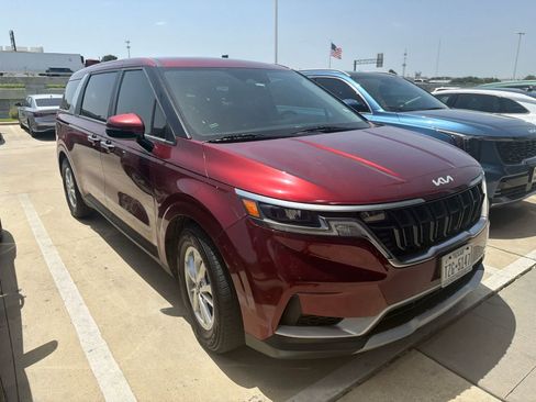 Certified 2024 Kia Carnival LX FWD image 6