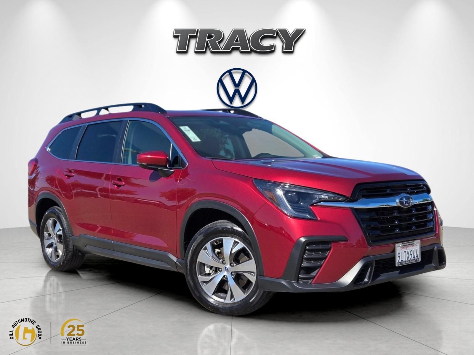 Used 2025 Subaru Ascent Premium AWD/4WD image 1