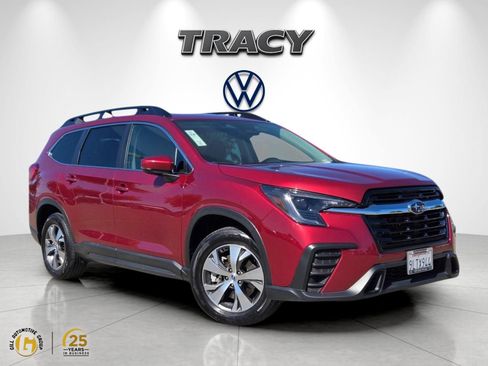 Used 2025 Subaru Ascent Premium AWD/4WD image 1