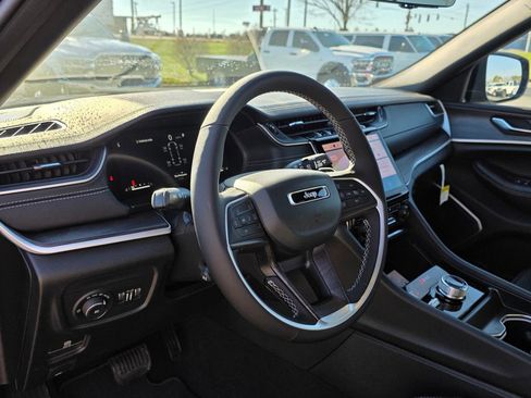 New 2025 Jeep Grand Cherokee L Limited w/ Luxury Tech Group II image 11