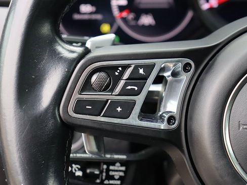Used 2020 Porsche Cayenne Turbo image 16