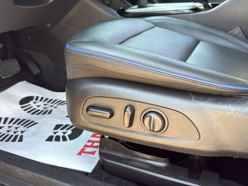 Used 2024 Buick Envista Sport Touring w/ Convenience I Package FWD image 9