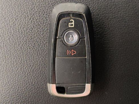 Used 2019 Ford Explorer XLT FWD image 32