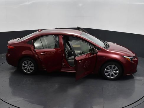 Used 2025 Toyota Corolla LE image 22