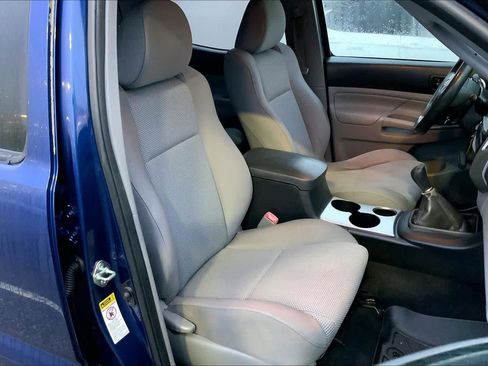 Used 2014 Toyota Tacoma 4x4 Double Cab w/ TRD Sport Package image 9