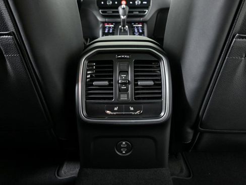 New 2026 Porsche Macan image 20