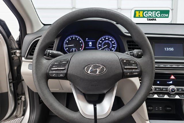 Used 2020 Hyundai Elantra SE FWD image 13