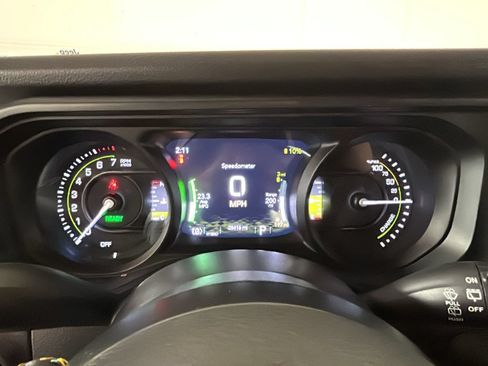 Used 2024 Jeep Wrangler Unlimited w/ Convenience Group AWD/4WD image 20