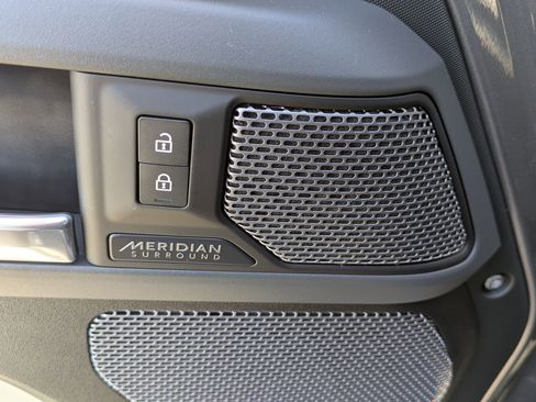 Used 2020 Land Rover Defender 110 X image 21