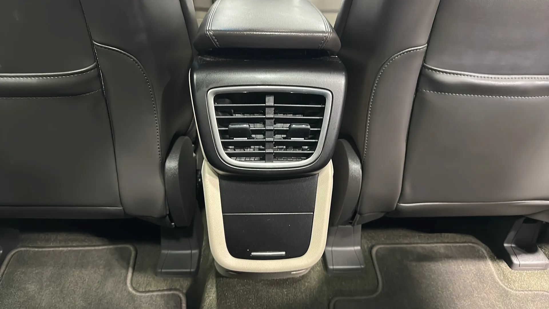 Used 2019 Lincoln Nautilus Select AWD/4WD image 21