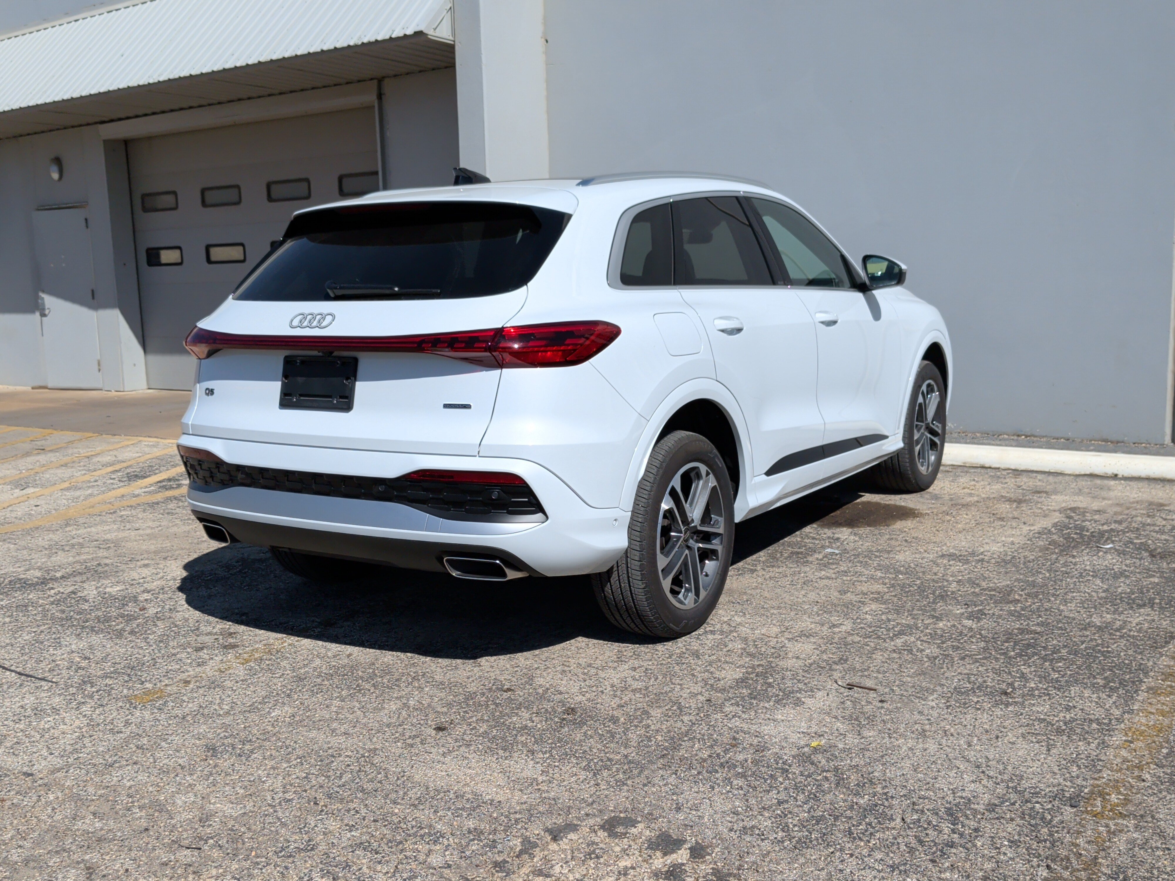 Used 2025 Audi Q5 Premium Plus w/ Premium Plus AWD/4WD image 9