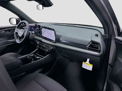 New 2026 Chevrolet Traverse LT w/ Sun and Wheel Package FWD image 33