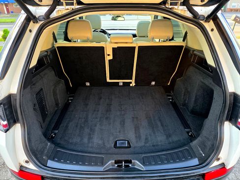 Used 2017 Land Rover Discovery Sport HSE Luxury image 13