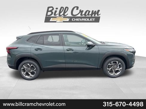 New 2026 Chevrolet Trax LT w/ LT Convenience Package FWD image 34