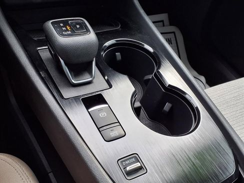 Certified 2022 Nissan Rogue SV image 8