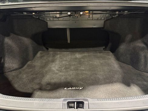 Used 2015 Toyota Camry LE image 5