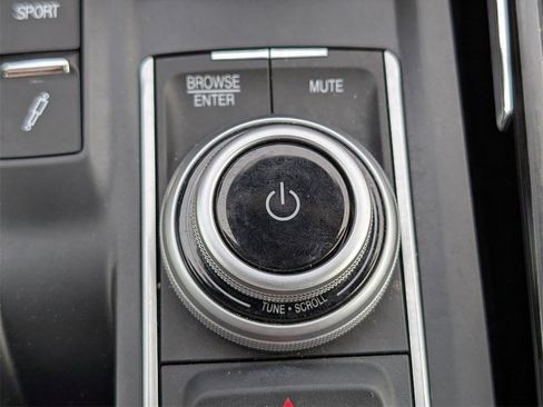 Used 2022 Maserati Levante GT image 32