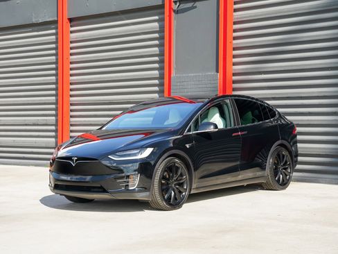 Used 2019 Tesla Model X 100D image 1