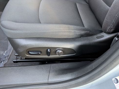 Used 2023 Chevrolet Malibu LT image 22