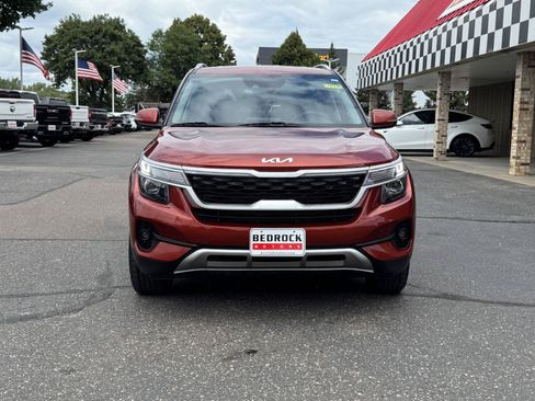 Used 2022 Kia Seltos S AWD/4WD image 2