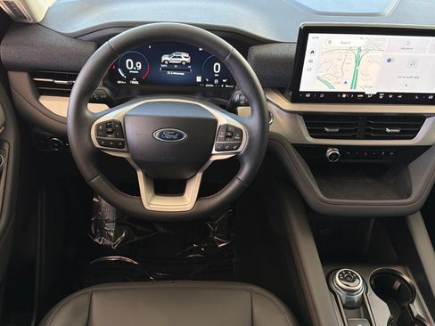 Used 2026 Ford Explorer Active w/ Active Comfort Package AWD/4WD image 16