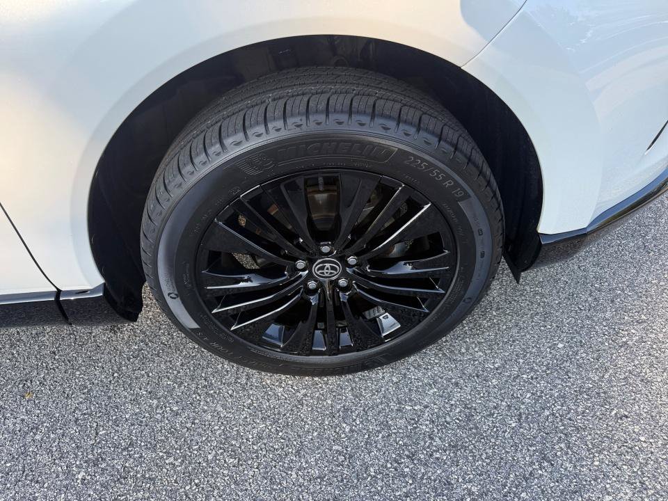 Used 2024 Toyota Venza Nightshade AWD/4WD image 29