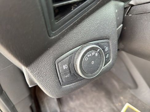 Used 2019 Ford Escape SEL image 17