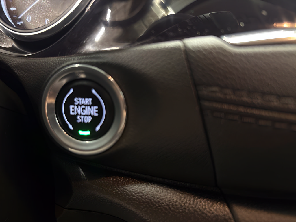 Used 2023 Buick Encore GX Essence w/ Experience Buick Package AWD/4WD image 12