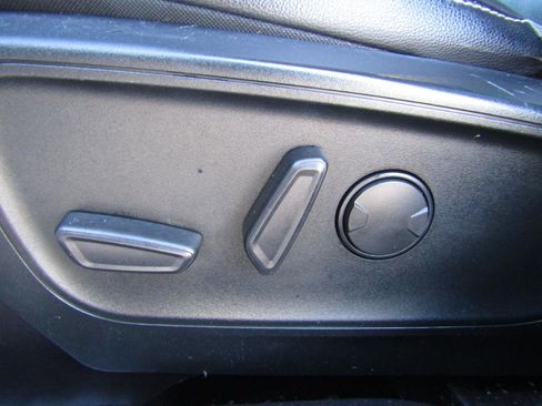 Used 2020 Ford Escape Titanium AWD/4WD image 12