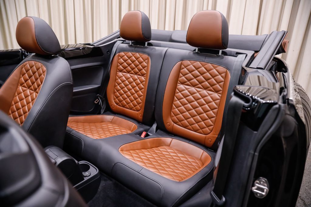Used 2019 Volkswagen Beetle 2.0T SE FWD image 16