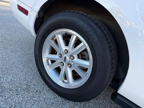 Used 2006 Ford Mustang V6 image 14