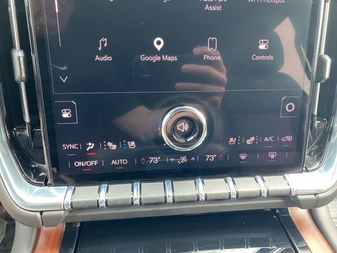 Used 2025 GMC Yukon XL Denali AWD/4WD image 20