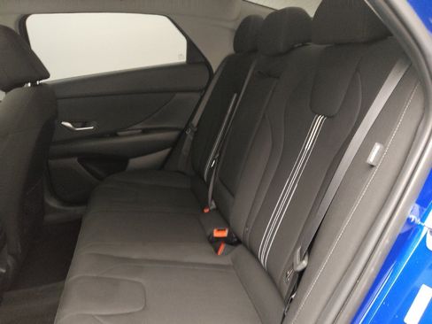 Used 2025 Hyundai Elantra SEL image 18