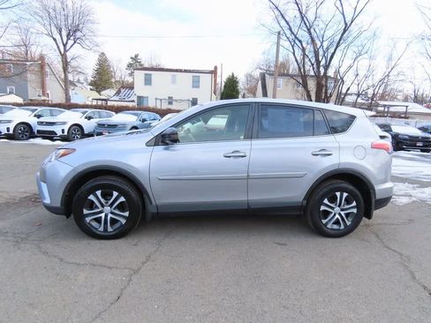 Used 2018 Toyota RAV4 LE image 3