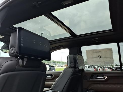 New 2026 GMC Yukon Denali Ultimate AWD/4WD image 17