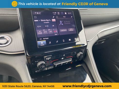 Used 2025 Jeep Grand Cherokee L Altitude image 18