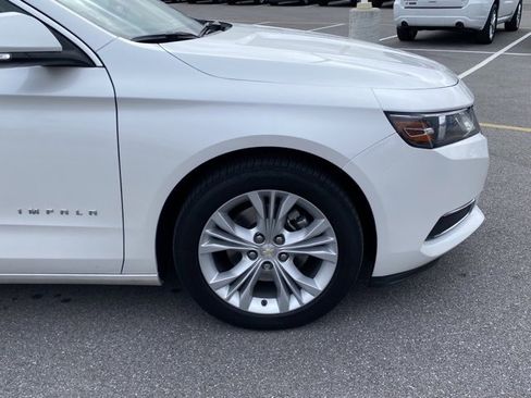Used 2015 Chevrolet Impala LT w/ Convenience Package image 10