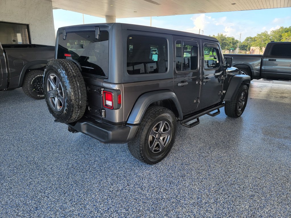 Used 2018 Jeep Wrangler Unlimited Sport S AWD/4WD image 5