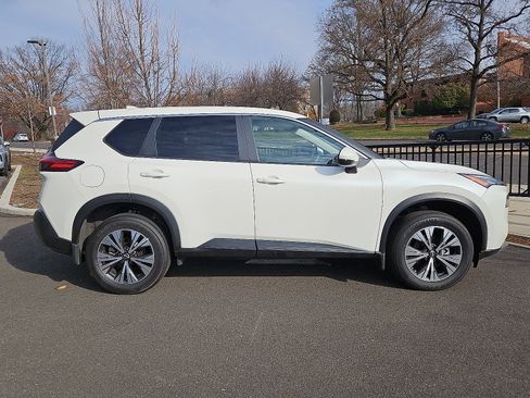 Certified 2023 Nissan Rogue SV image 7