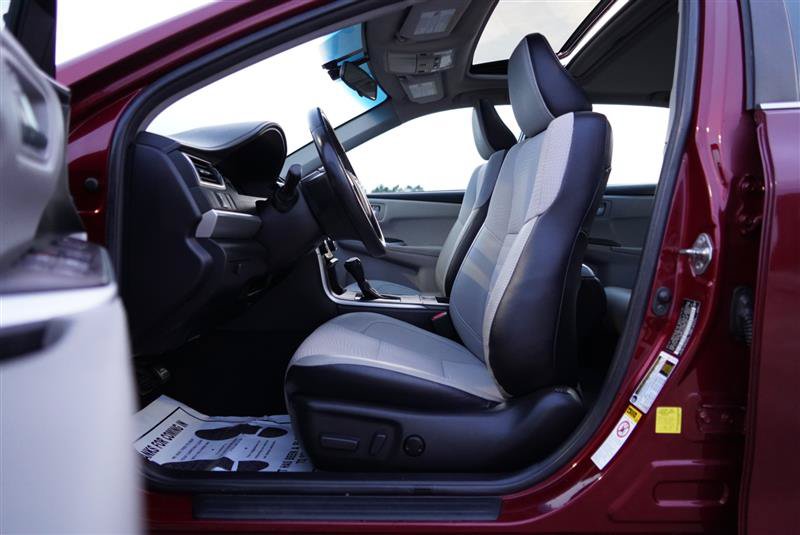 Used 2017 Toyota Camry SE w/ Moonroof Package FWD image 37