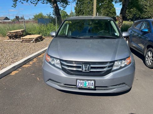 Used 2016 Honda Odyssey SE image 1