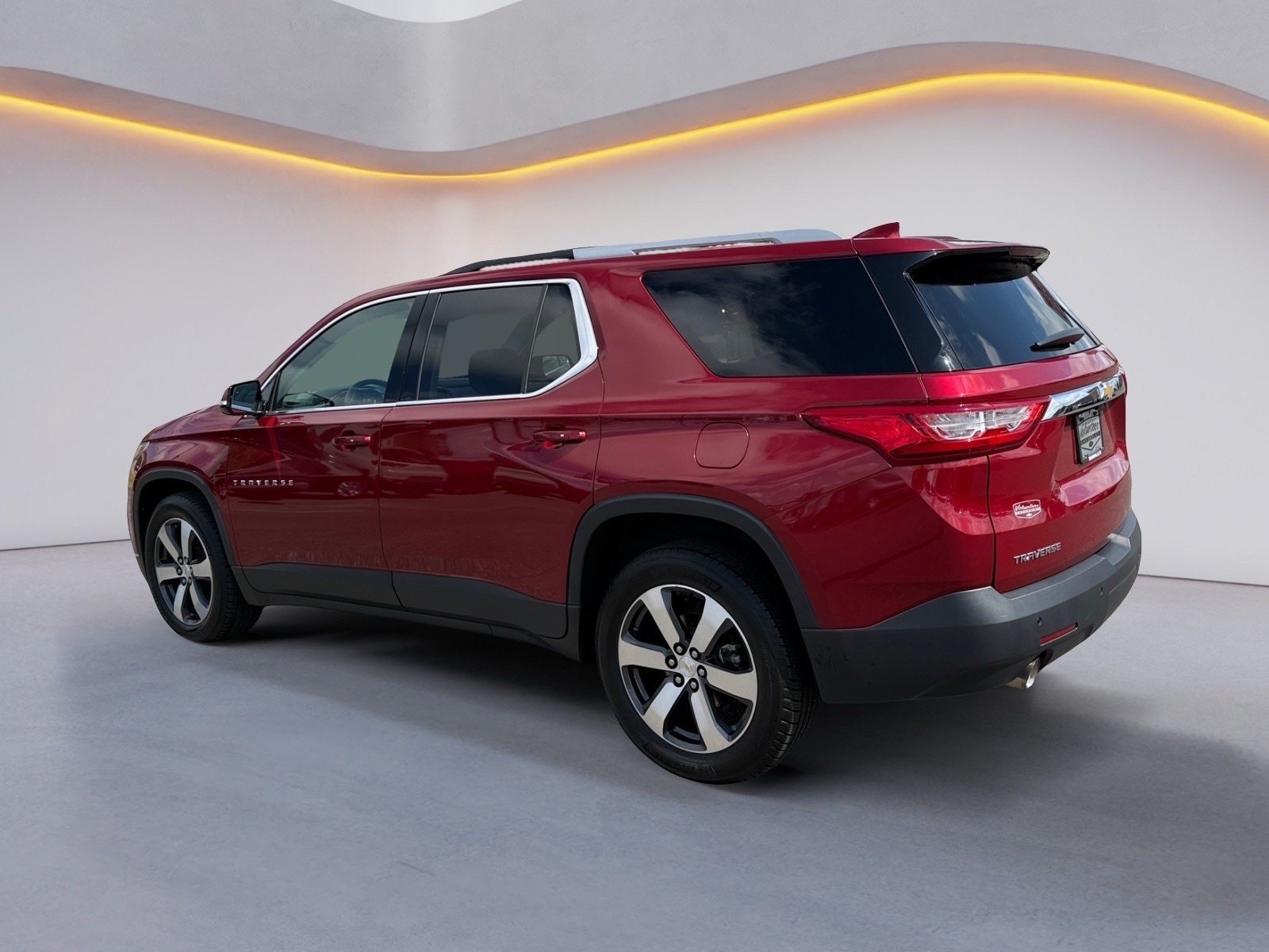 Used 2018 Chevrolet Traverse LT w/ LPO, Floor Liner Package FWD image 5