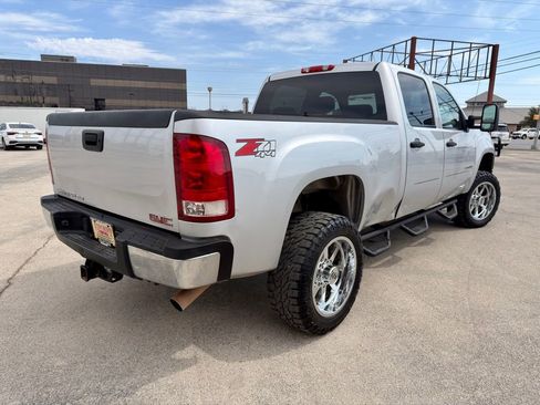 Used 2011 GMC Sierra 2500 SLE w/ SLE Preferred Package image 5