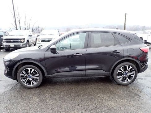 Used 2022 Ford Escape SE w/ SE Sport Appearance Package image 2