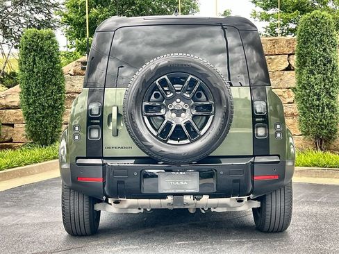 Certified 2026 Land Rover Defender 110 S AWD/4WD image 4